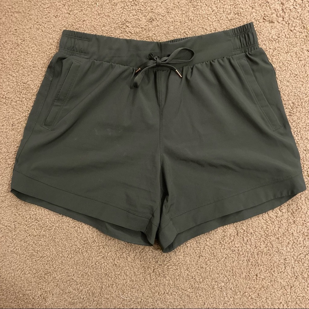 CALIA by Carrie Underwood Women's Journey Woven 5" Shorts
